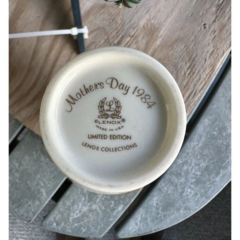 VTG Lenox Mother's Day 1984 Gold Rim Deer Family Vase Limited Edition‎